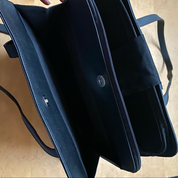 Vintage bag, lots of pockets - Picture 9 of 12